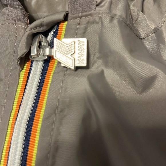 Size 4Y Kway raincoat gray lightweight  jacket - Picture 3 of 4